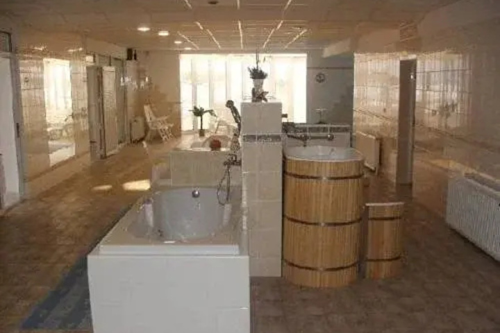 Room 9 of 21