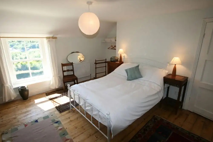 Room 14 of 14