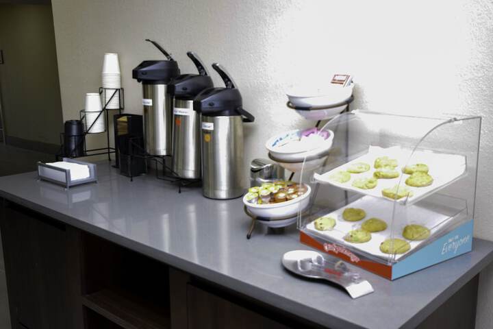 Breakfast/Coffee Service 20 of 24