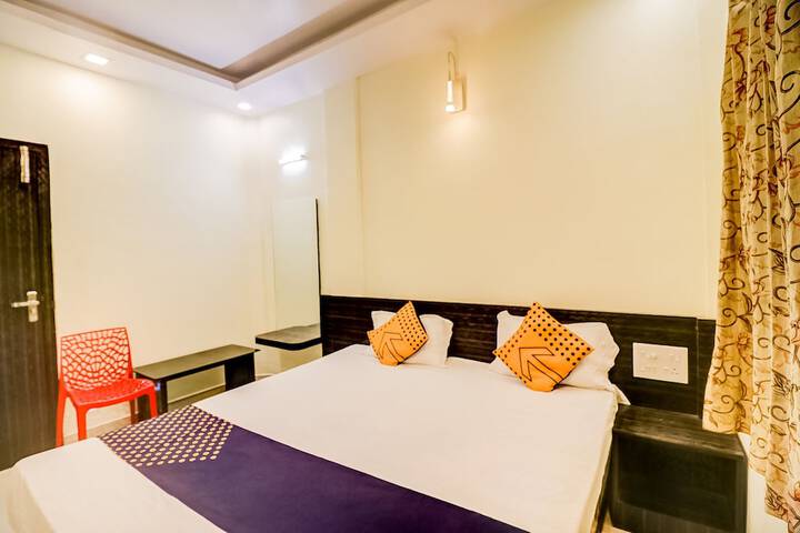 Room 4 of 13