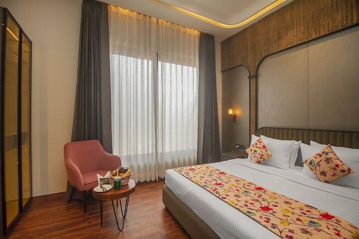 Room 21 of 38