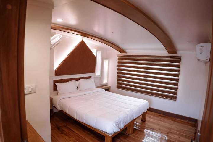 Room 8 of 45