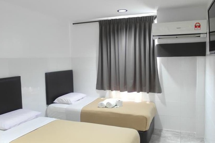 Room 8 of 30