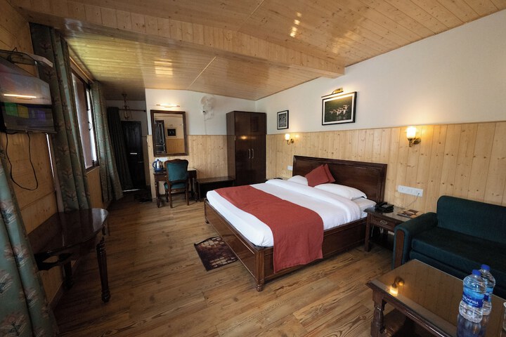 Room 25 of 148