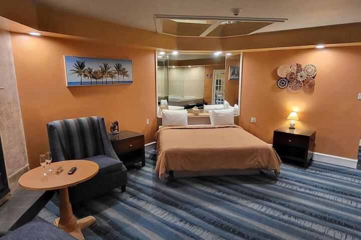 Room 38 of 284