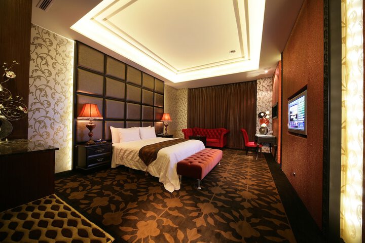 Room 12 of 65