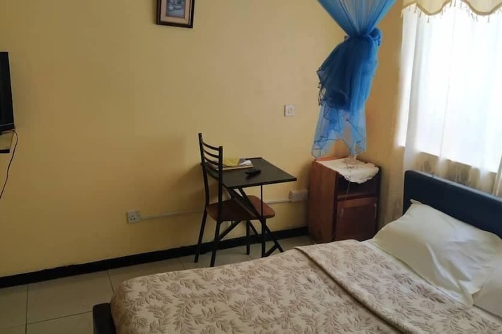 Room 17 of 19