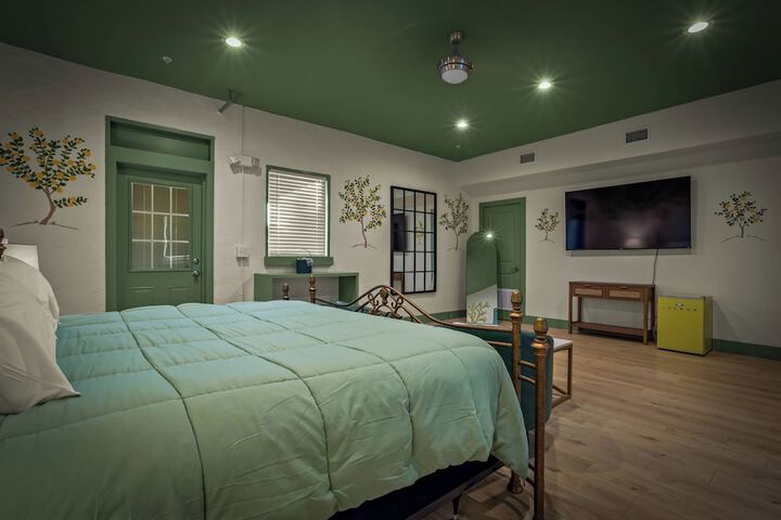 Room 30 of 111