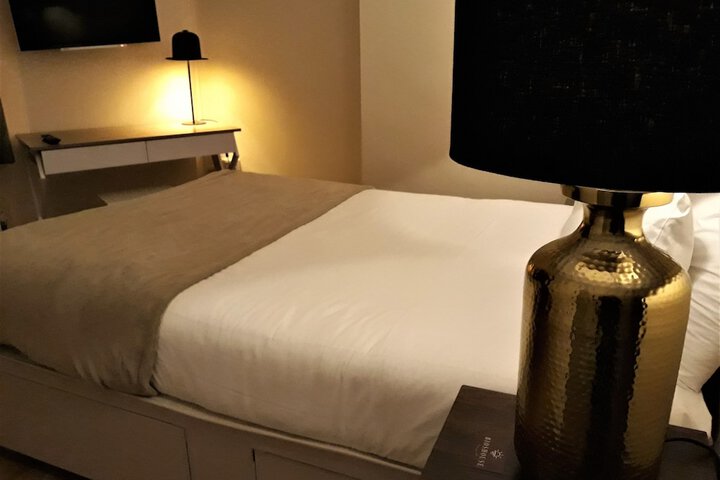 Room 25 of 48