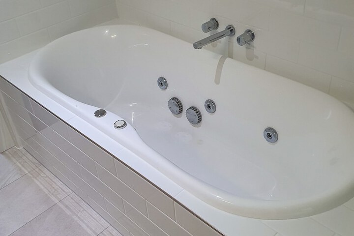 Hot Tub 88 of 136