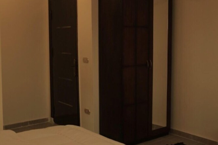 Room 12 of 38