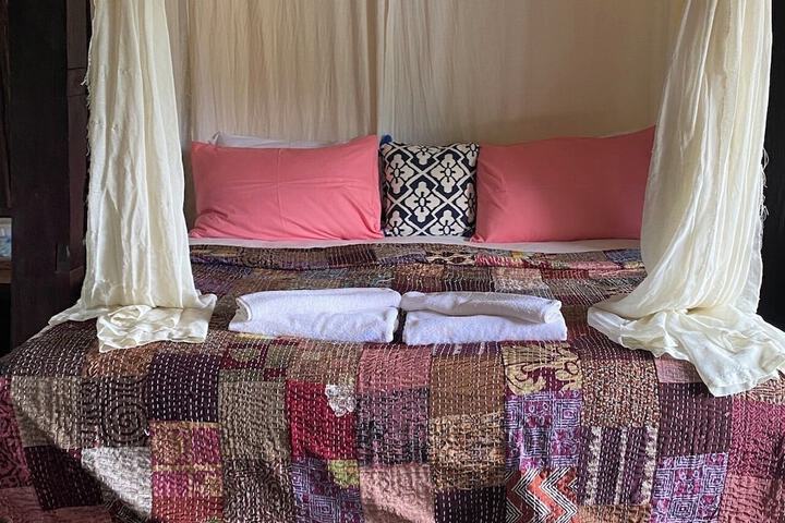 Room 4 of 90
