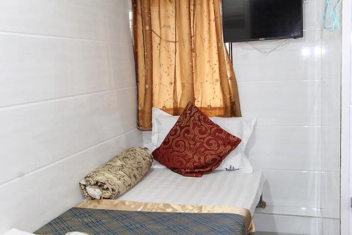 Room 13 of 48