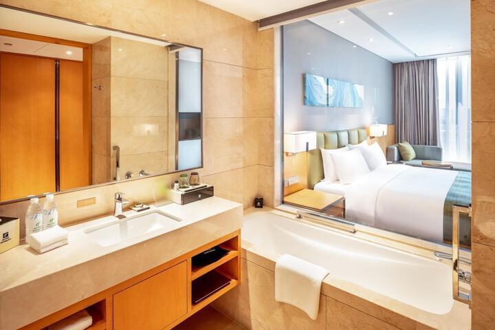 Room 44 of 116