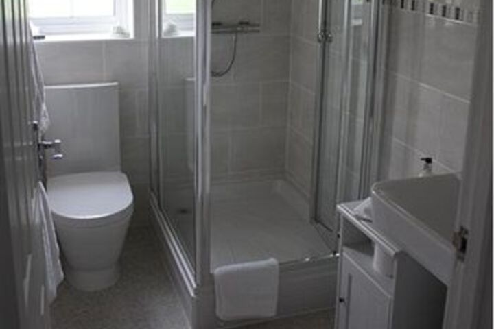 Room 2 of 10