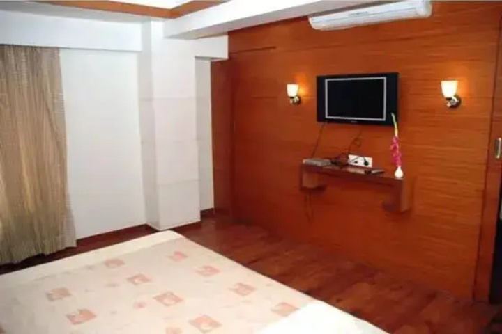 Room 7 of 9