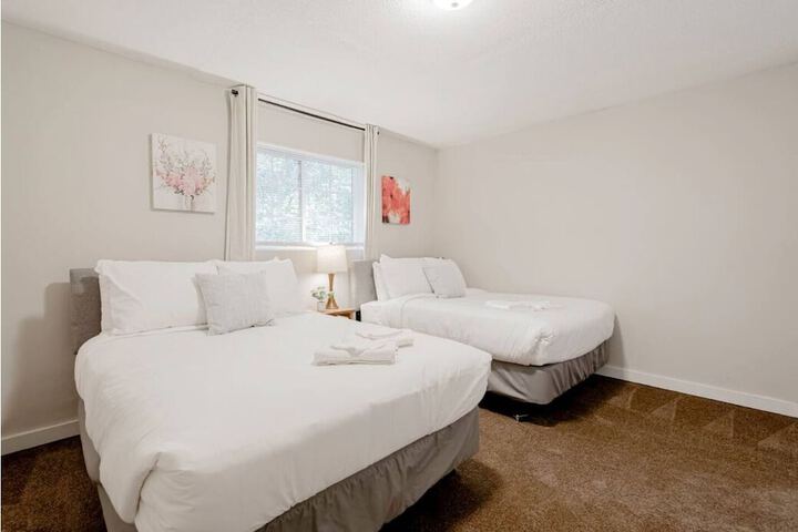 Room 6 of 32