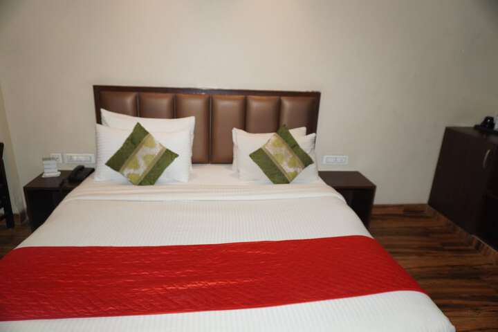 Room 5 of 25