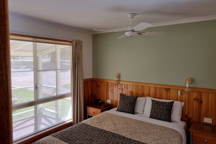 Room 5 of 48