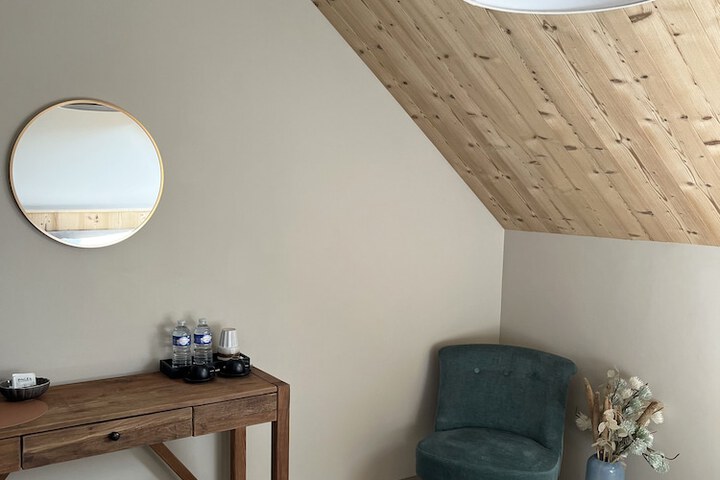 Room 10 of 27