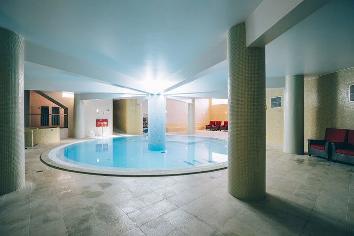Hotel Pool