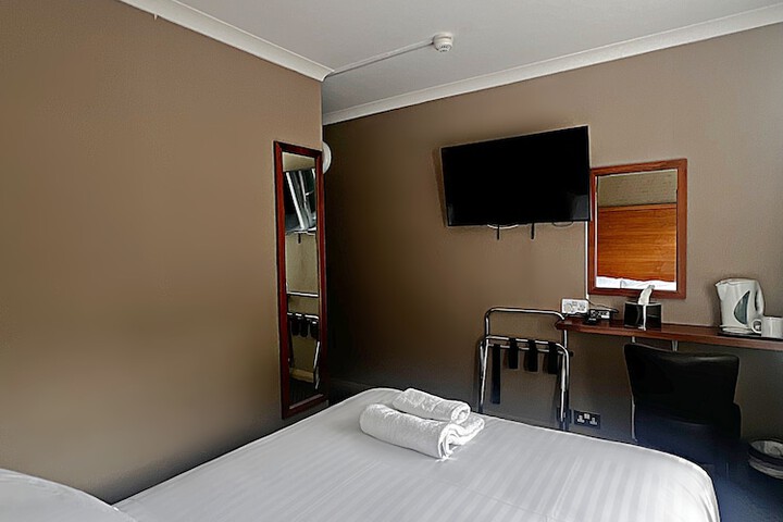 Room 5 of 22