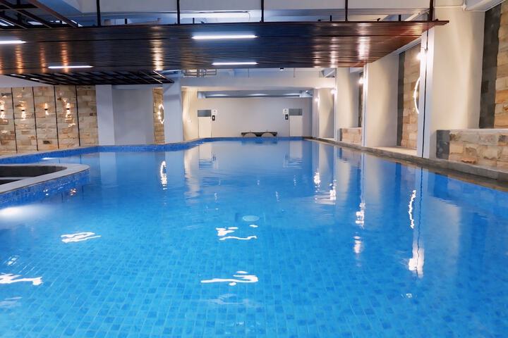 Hotel Pool