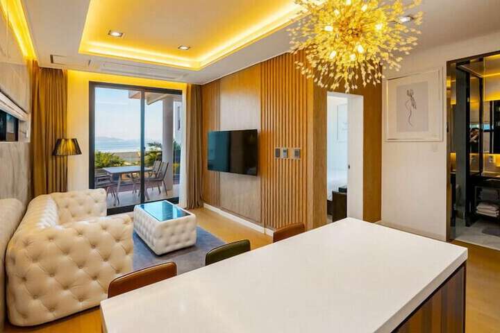 Room 10 of 60