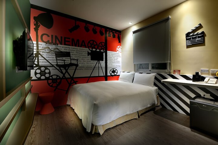 Room 12 of 31
