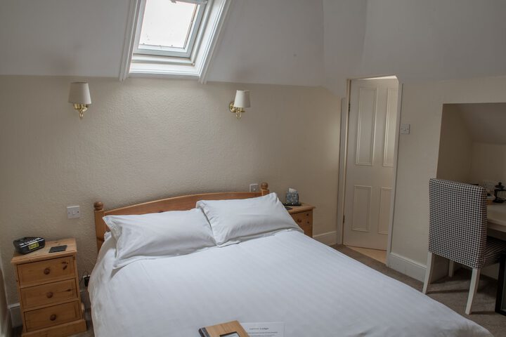 Room 13 of 36
