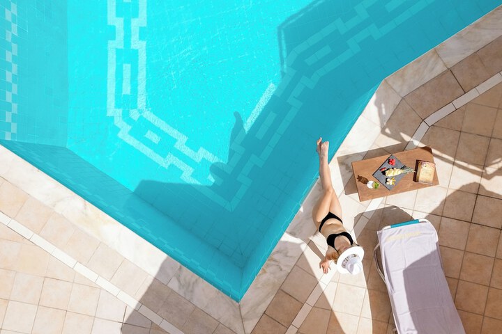 Hotel Pool