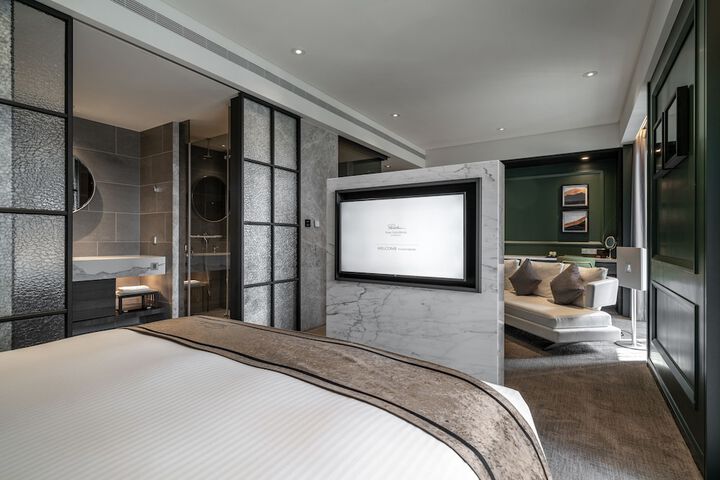 Room 30 of 89