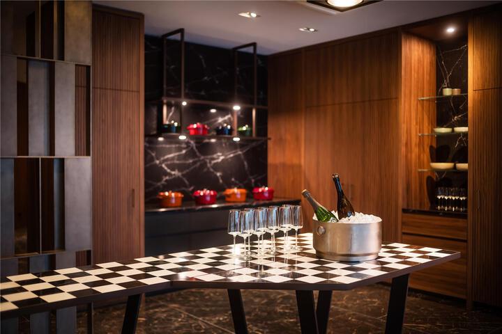 Photo of KENNEDY 89 UNBOUND COLLECTION BY HYATT