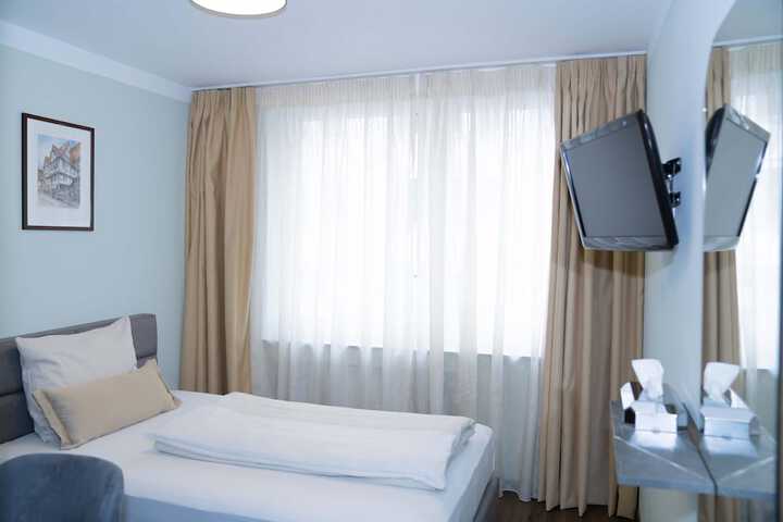 Room 12 of 23