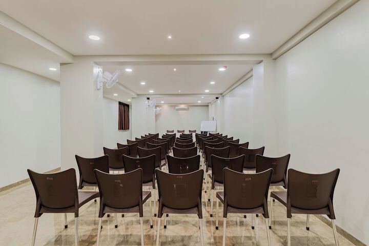Ballroom/Hall 21 of 25