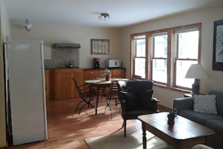 Room 5 of 12