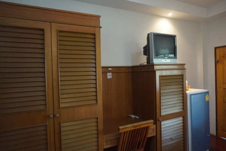Room 15 of 28