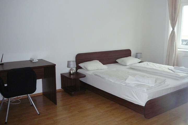 Room 7 of 60
