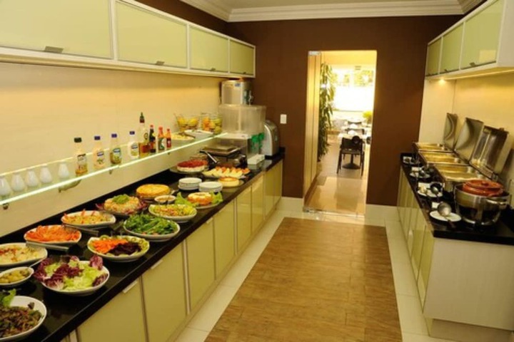 Dining 40 of 43