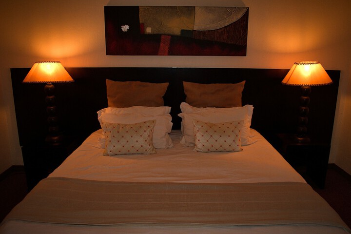 Room 9 of 33