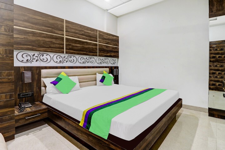 Room 16 of 29