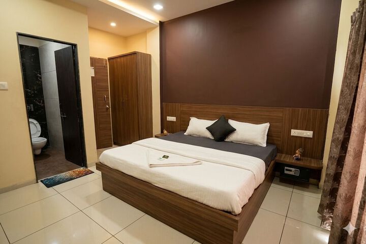 Hotel Mokshita
