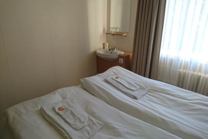 Room 4 of 48