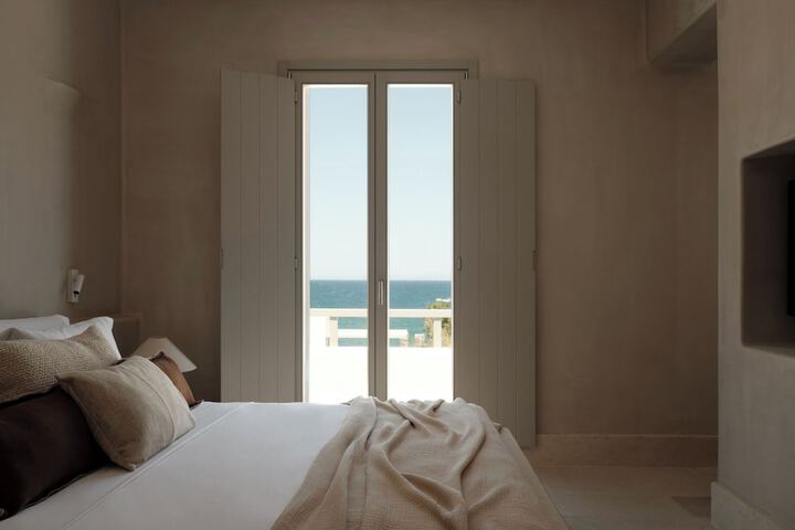 Room 8 of 85