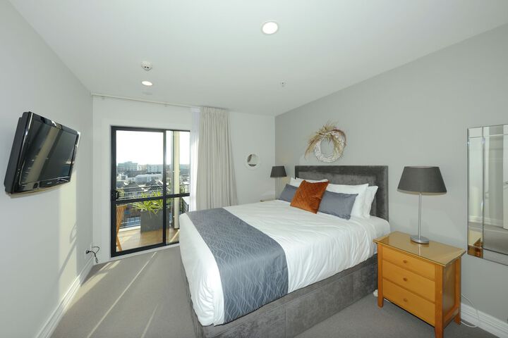 Room 18 of 141