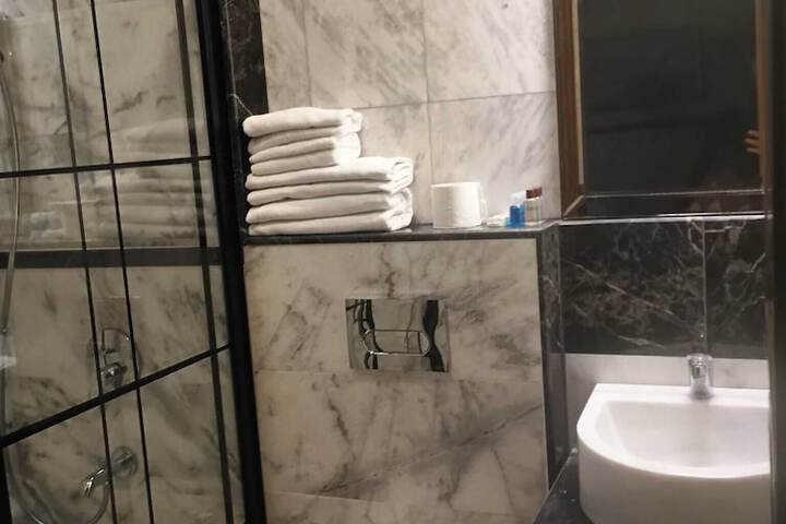Room 28 of 54