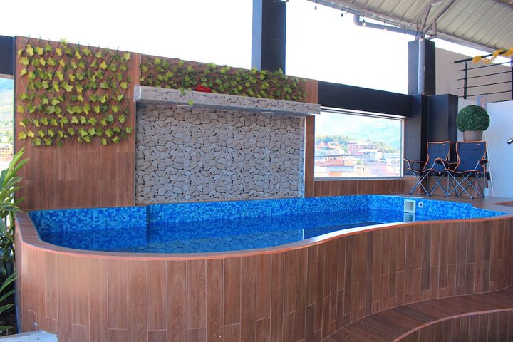 Pool 32 of 43