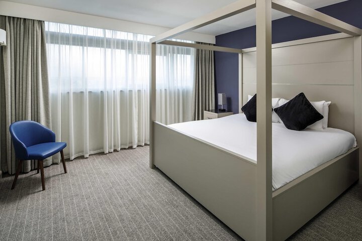 Room 14 of 66