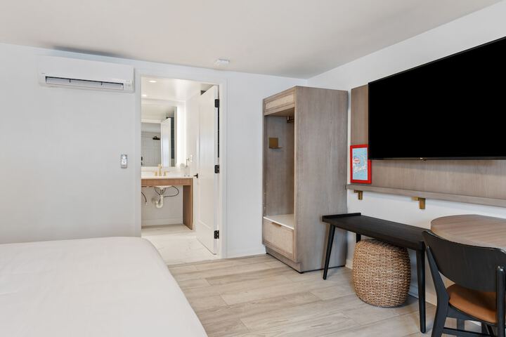 Room 13 of 45