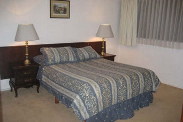 Room 6 of 11